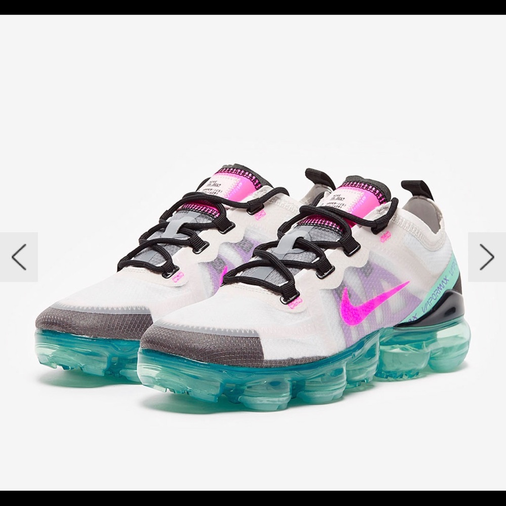 Nike Air Vapormax Dragonfruit size 5Y